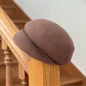 Mauve 100% Wool Vintage Style Cabbie Hat with Bronze Chain